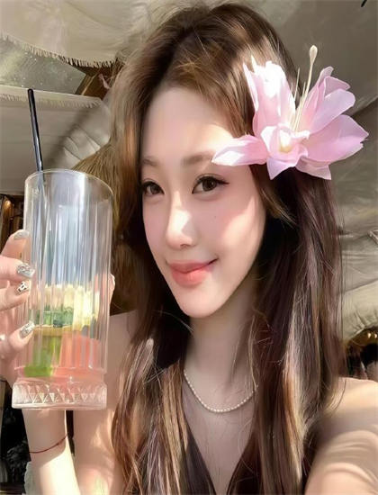 人物深度分析：每天都是假日中的表演细节的精准把握与艺术处理 感受人物塑造的匠心